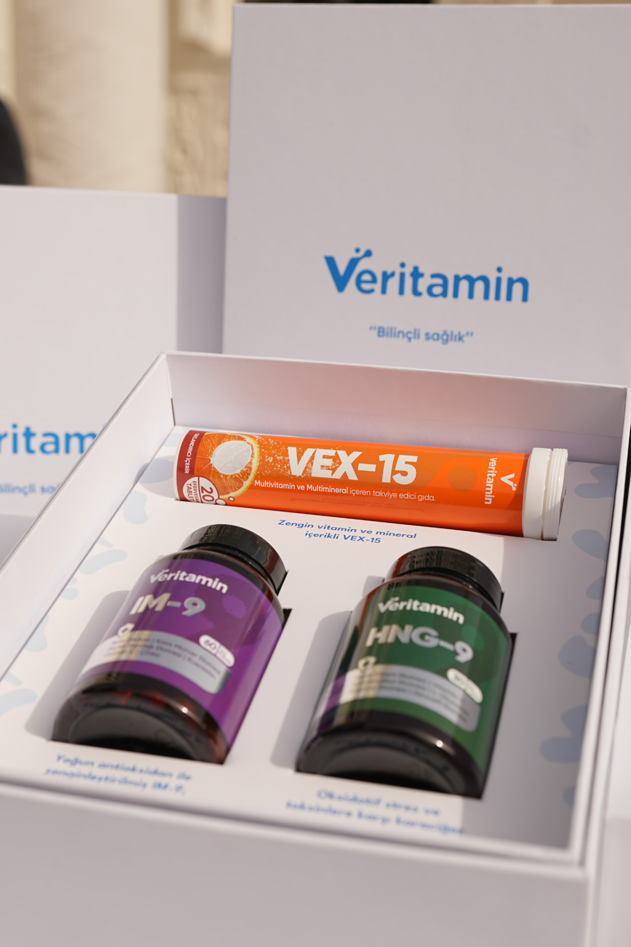 Yoga etkinliğinde Veritamin IM-9, HNG-9 ve VEX-15 hediye kutusu